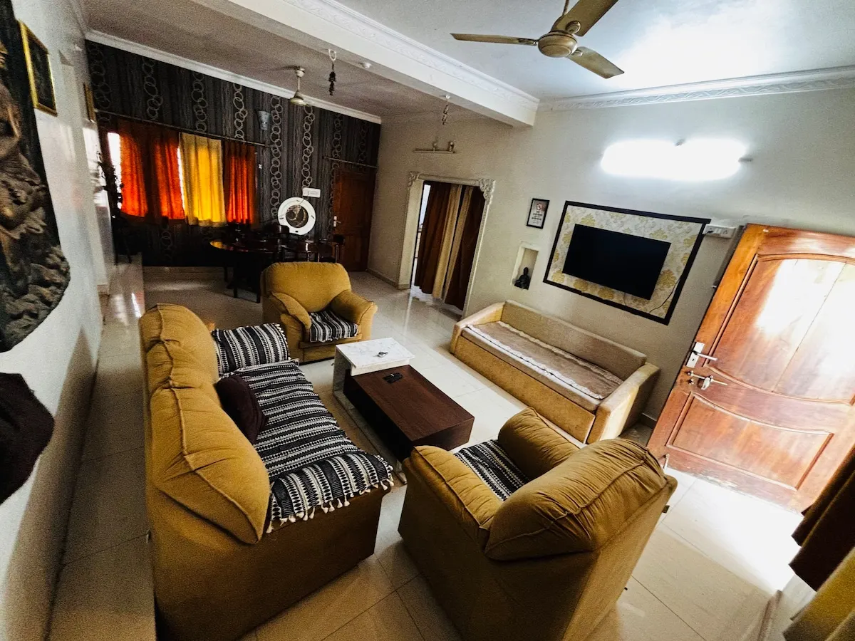 The Grandeur Villa, Living room